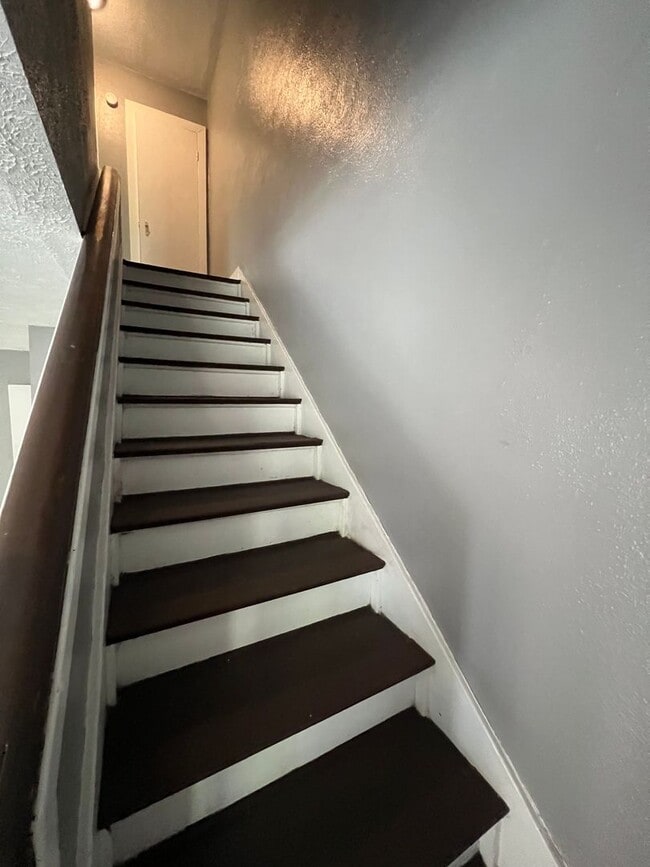 2527 College St Unit 2527 College Street - Unit A