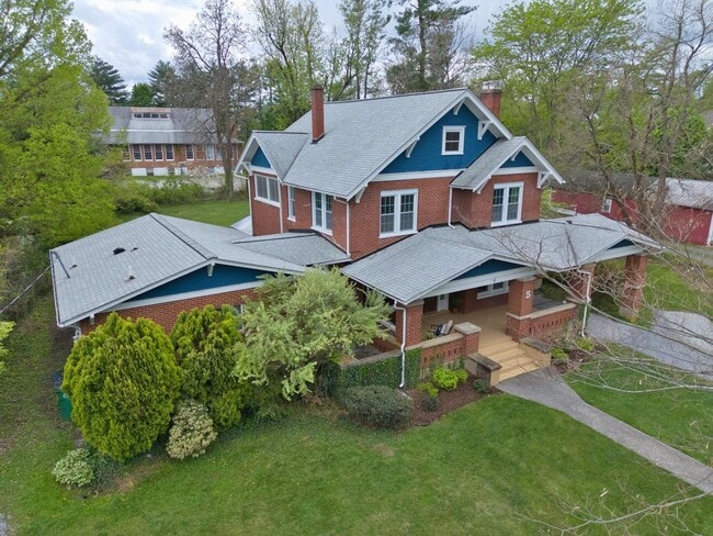 Photo - Spacious Living in a Prime Christiansburg Location