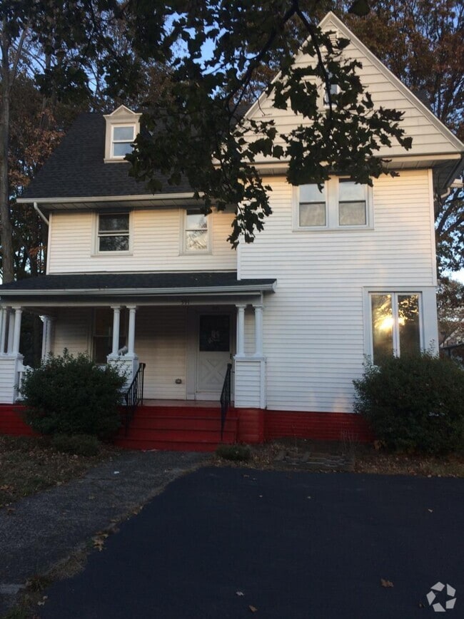 Building Photo - 591 Washington Ave Rental