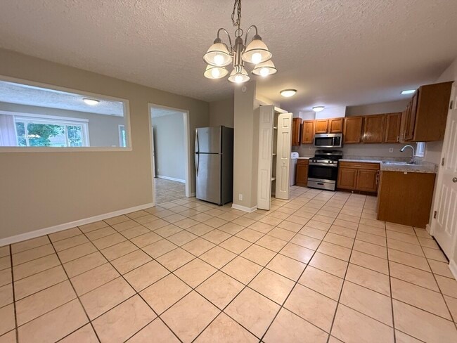 Photo - 1004 Oakland Dr