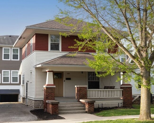 Building Photo - 5Bedroom/2Bath - Close to campus!