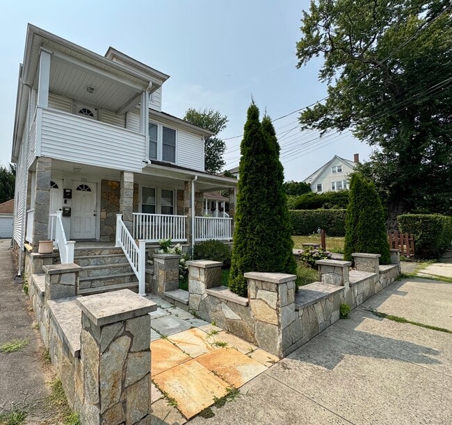 Building Photo - 993 Lindley St Unit 1 Rental
