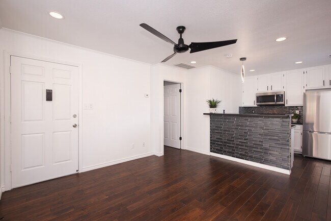 Photo - 4803 Hamilton Wolfe Rd Unit 215