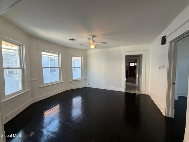 Photo - 830 Hampton Ave