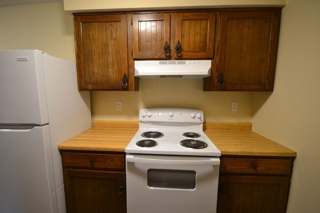 Photo - Warsaw Apartments Unit 05