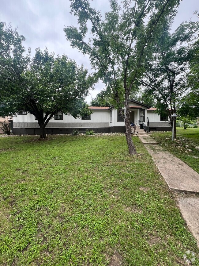 Building Photo - 1412 Hopi Trl Rental