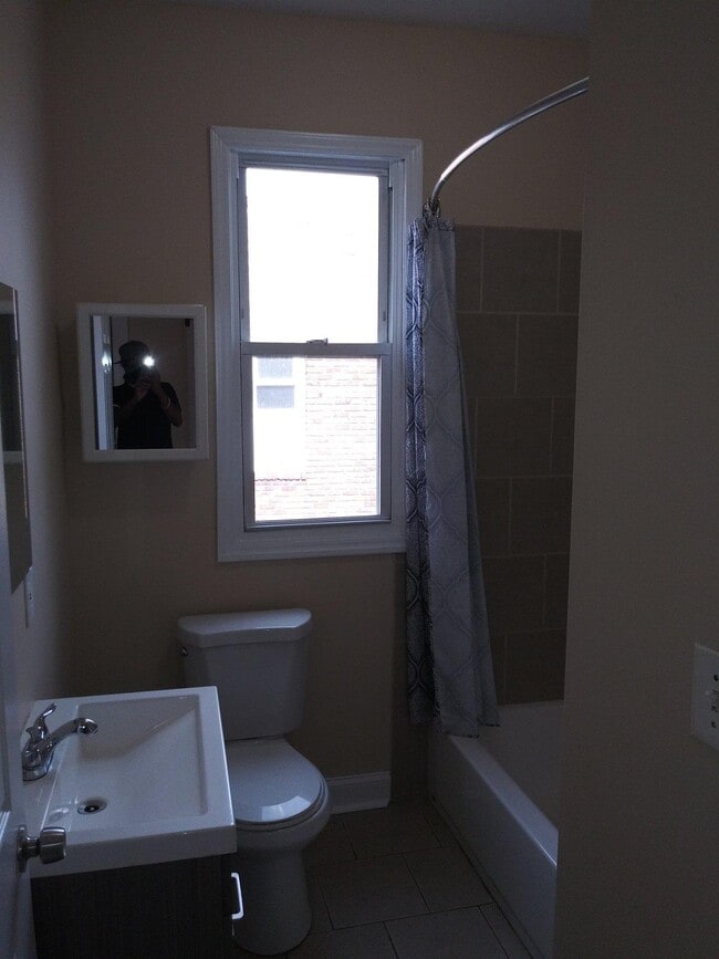 Photo - 337 Lyons Ave Unit 2L