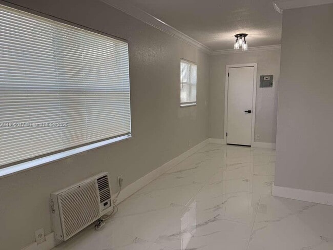Photo - 3128 SW 12th Pl Unit 4