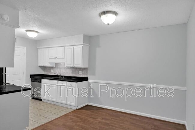 Photo - 1402 Camp Rd Unit 1F