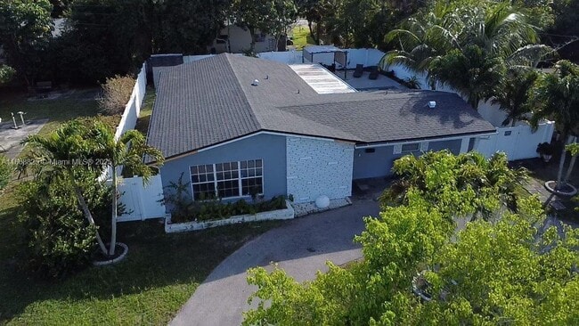 Building Photo - 4420 NW 30th Ct Rental