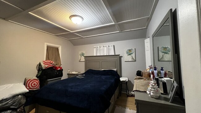 Photo - 33 Dupont Pl