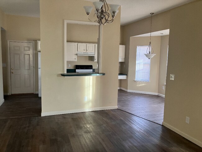 Photo - 701 Glenarthur Dr