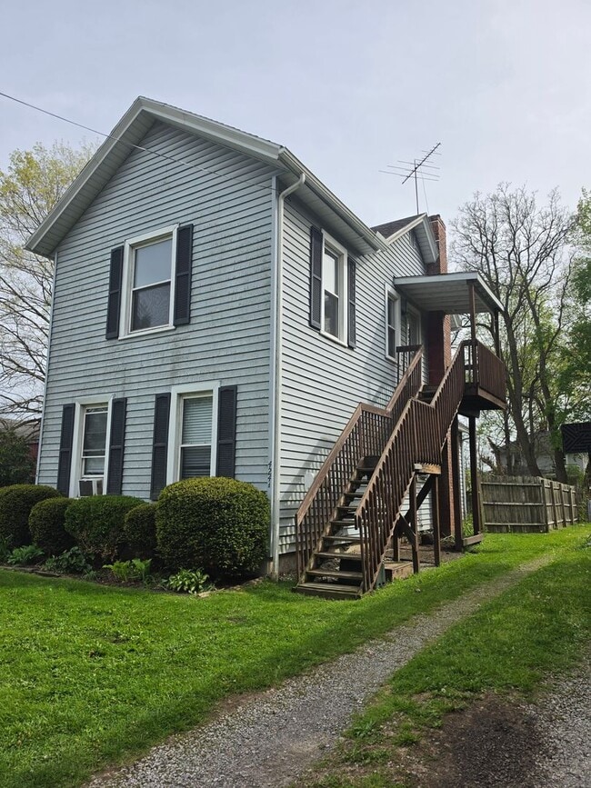 Photo - Kent 1 Bedroom 1 Bath (Upstairs Apartment)