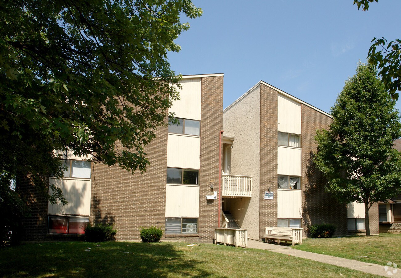 Photo - Summit St 1677-1683 TPP