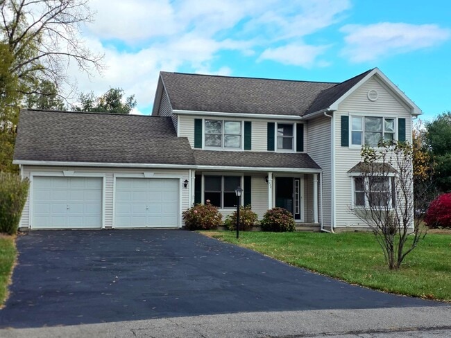 Photo - Spacious 3 bed 2.5 Bath Home Ready to Rent...