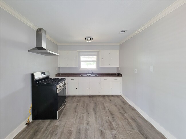 Photo - 2513 Kowis St