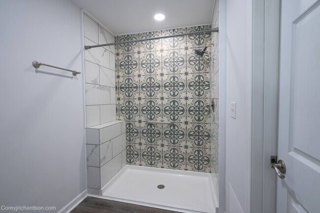 Photo - 727 Grandmas House Unit 2,3