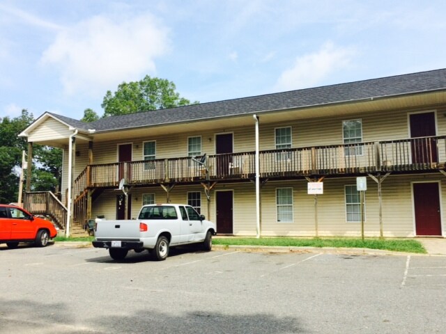 Photo - 320 Hamilton Dr NE