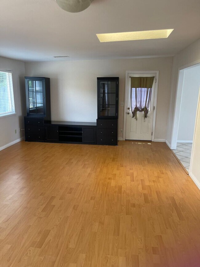 Photo - 3BR/2BA By the beach.