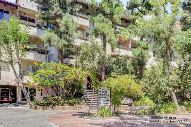 Building Photo - 2700 Cahuenga Blvd E Rental