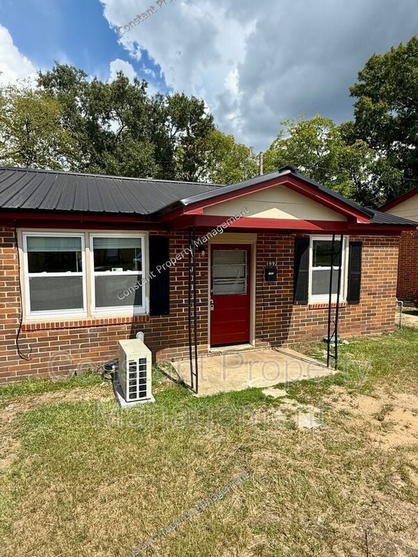Building Photo - 1105 Stephens St Rental