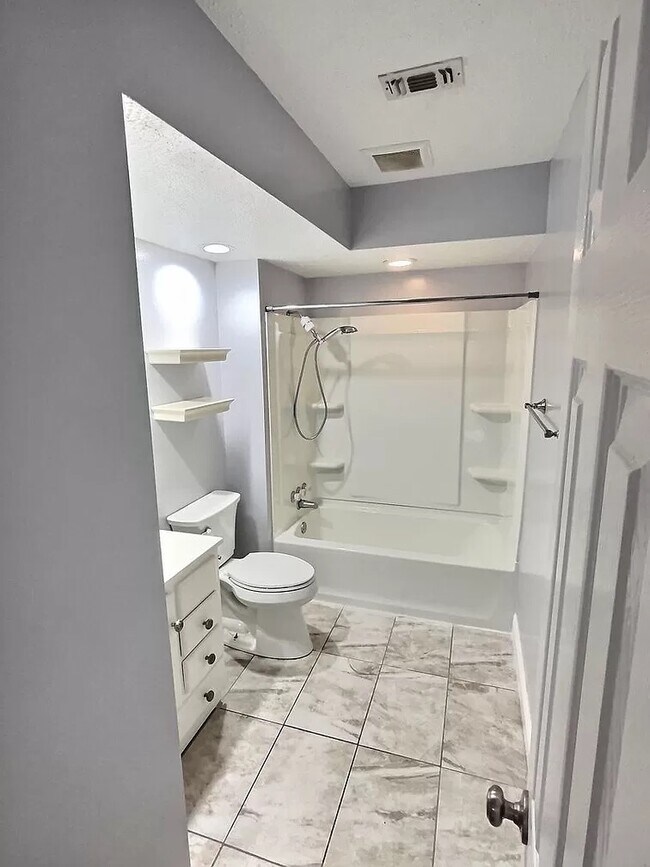 Photo - 118 Linnet Dr