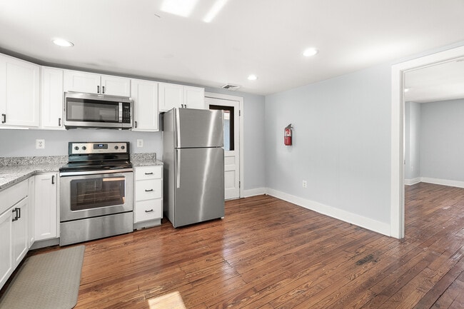 Photo - 200 W 5th St Unit C