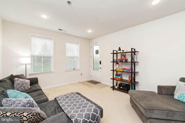 Photo - 24525 Glenville Grv Ter