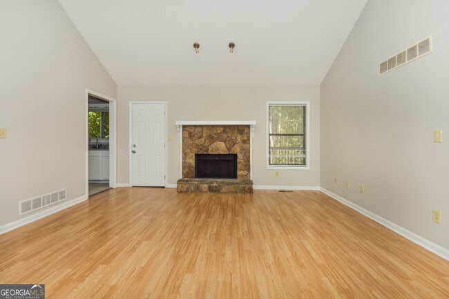 Photo - 3822 Nowlin Rd