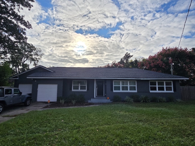 Photo - 933 Arlingwood Ave