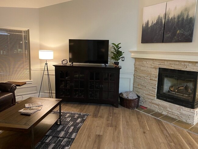 Photo - 2312 E Timbercrest Ct