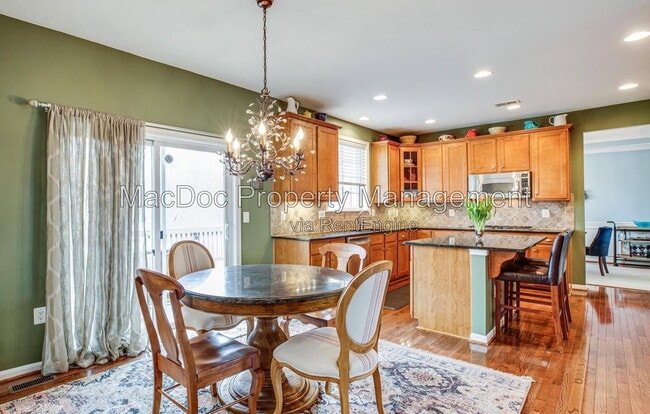 1014 W Kensington Cir