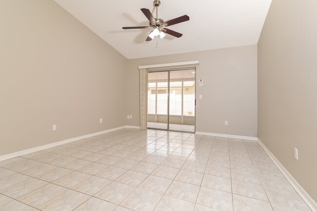 1232 Regal Ridge Dr