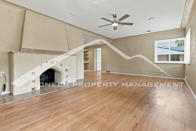 Photo - Stunning Home with Washer/Dryer and Gas Grill