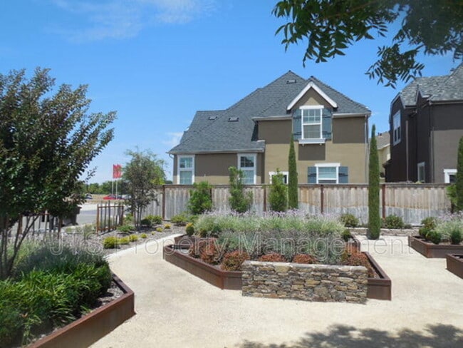 Photo - 1209 Lavande Dr