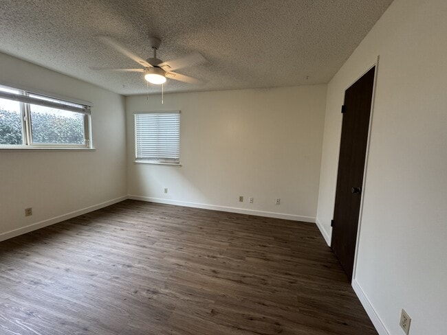 Photo - 2004 Ahern St