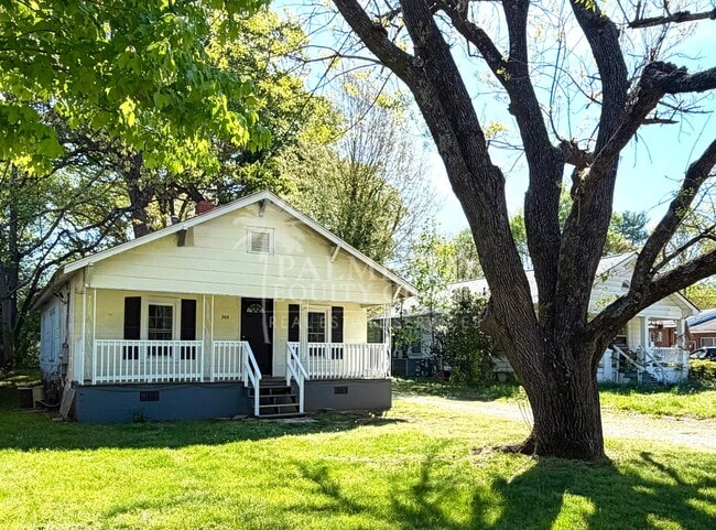 Building Photo - 3414 Summit Ave