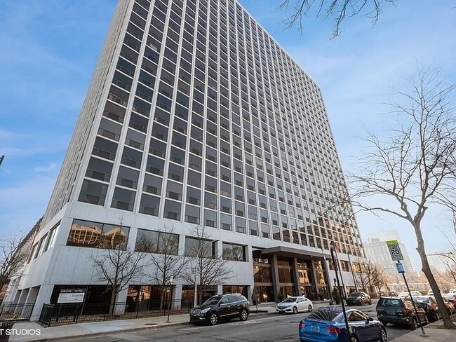 Photo - 4343 N CLARENDON Ave Apartment Unit 1701