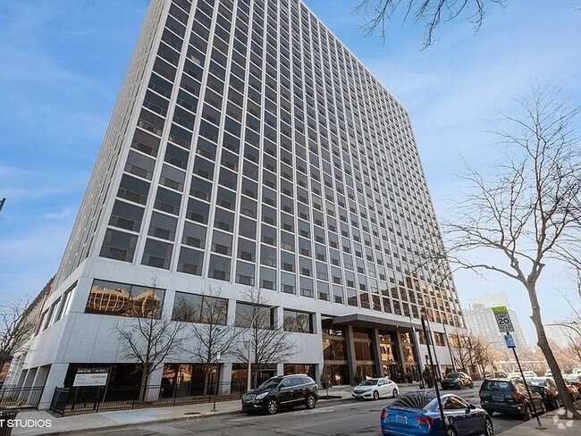 Building Photo - 4343 N CLARENDON Ave Unit 1701 Rental