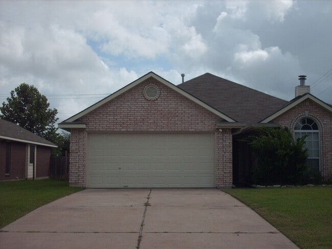Photo - Beautiful 3/2 House A On Corner Lot!