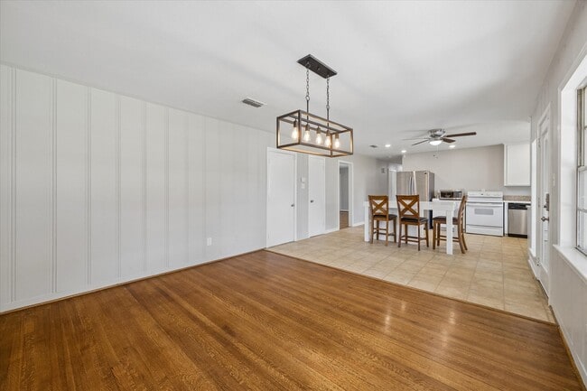 Photo - 8037 Longridge Dr