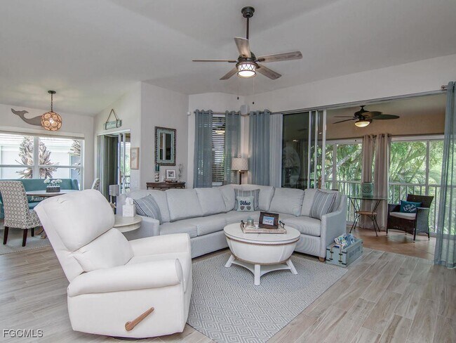 Building Photo - 945 Carrick Bend Cir Unit 201 Rental