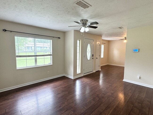 Photo - Just Listed
