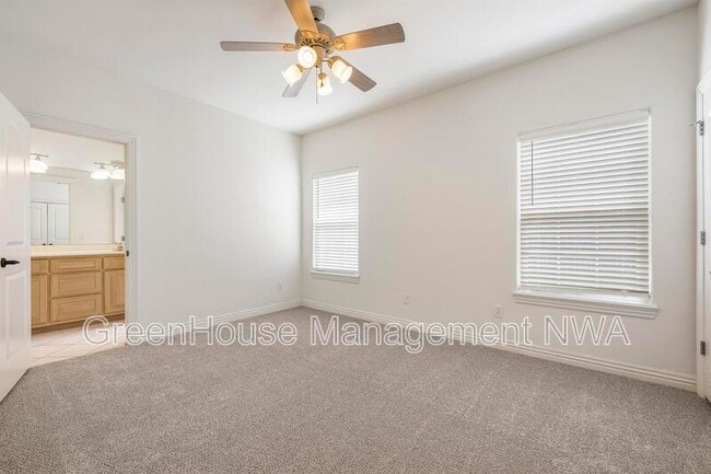 Photo - 4003 SW Hawthorne Pl