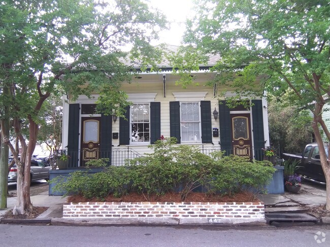 Building Photo - 447 Elmira Ave Unit 447 Elmira Avenue Rental