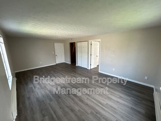 Photo - 305 Bellbrook Ave