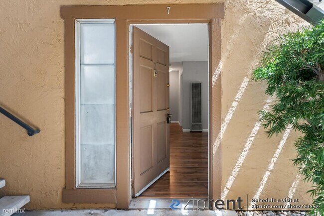 Photo - 1 br, 1 bath Condo - 5319 Ridgeview Circle... Unidad 7