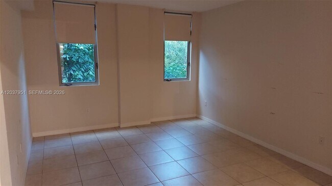 Photo - 2630 SW 28th St Unit 14