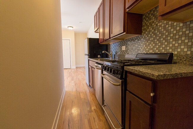 Photo - 909 W Cornelia Ave Unidad J08P