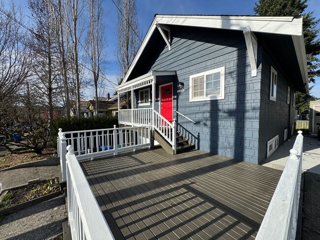 Building Photo - Ramesh House | Spacious 3x2 Available Now! | Rare Green Lake Home w/ Garage, Storage and Private ...